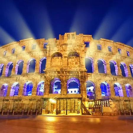 Appartement Stunning View With Pool