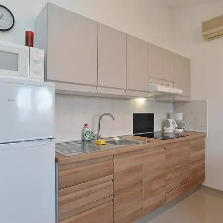 Apartment Stunning View With Pool Valbandon