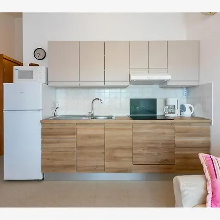 Apartment Stunning View With Pool Valbandon