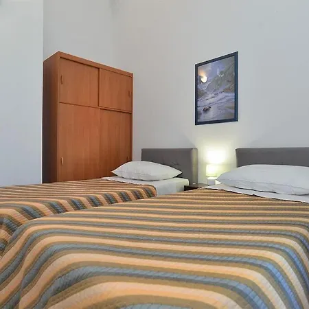 Apartment Stunning View With Pool Valbandon