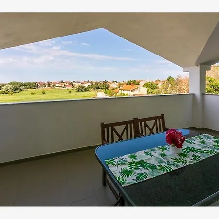 Stunning View With Pool * Valbandon