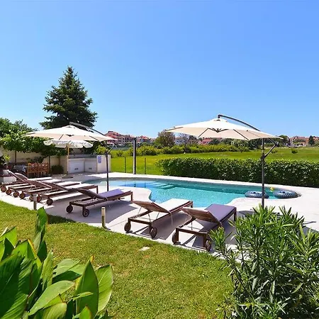 Stunning View With Pool Valbandon