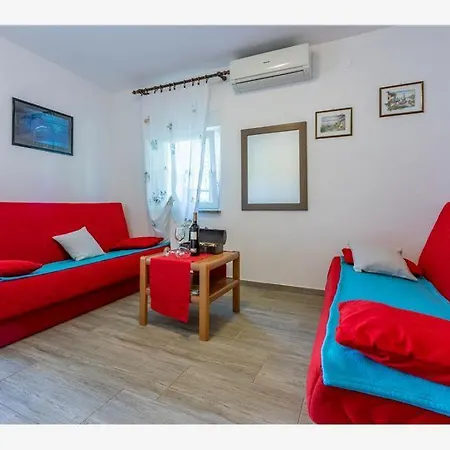 Stunning View With Pool Appartement *