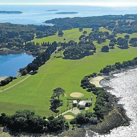 Stunning View With Pool Apartment