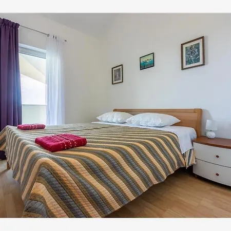 Stunning View With Pool Apartman