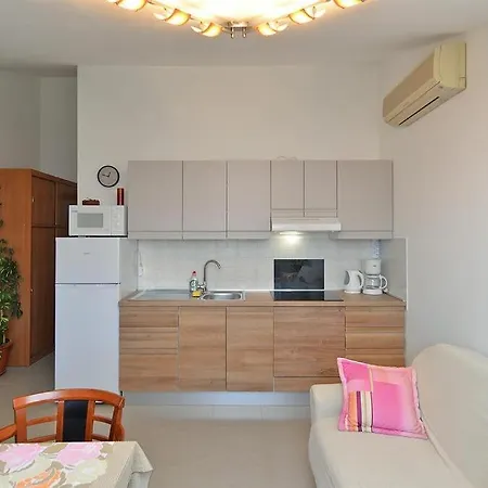 Apartman Stunning View With Pool