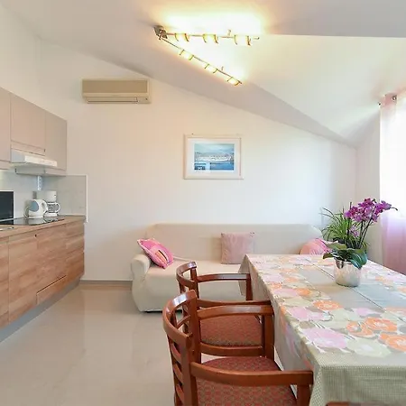 Stunning View With Pool * Valbandon