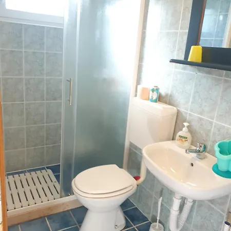 Stunning View With Pool Apartman Valbandon